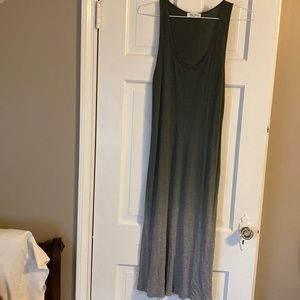 Beautiful and perfect for summer Ombré ribbed knit midi dress